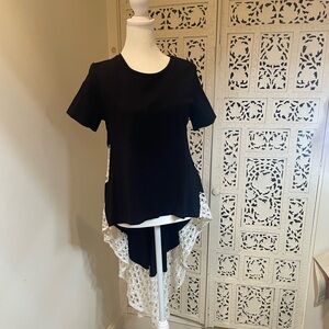 Black short sleeve shirt cream /white Lace trim tier back